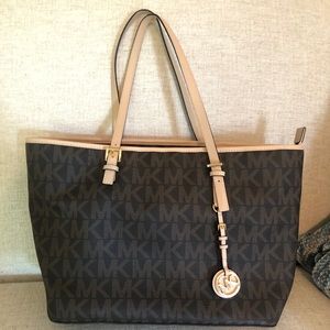 Micheal Kors Purse